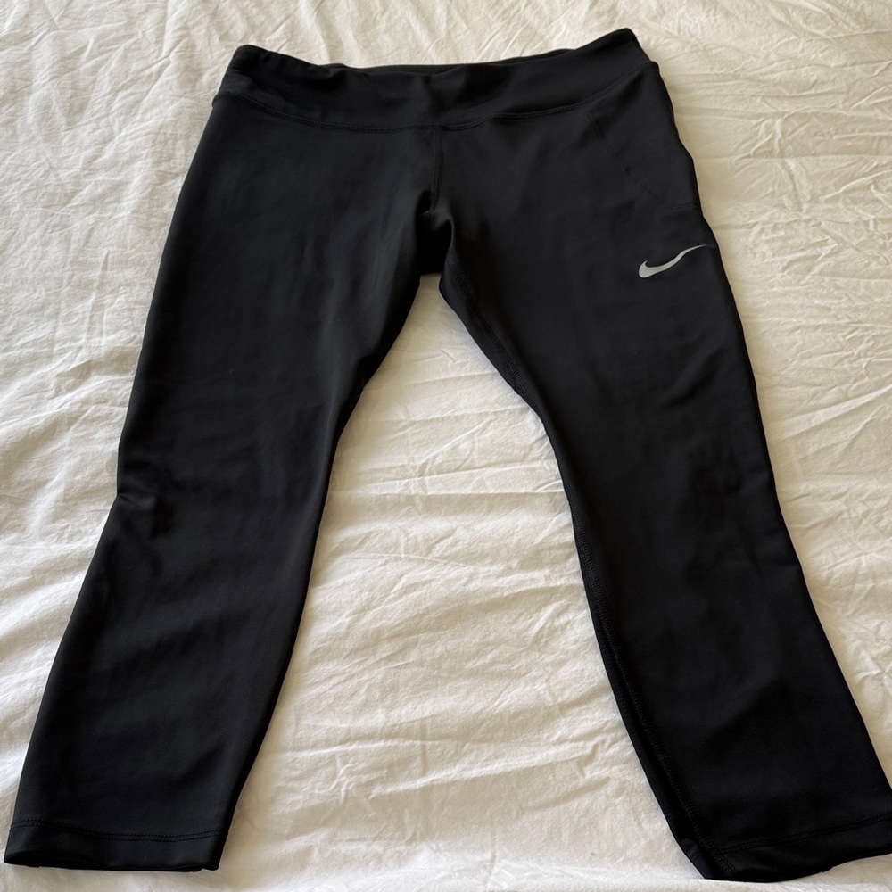 Nike Dri Fit Leggings, with Mesh panel on calves, size L, EUC
